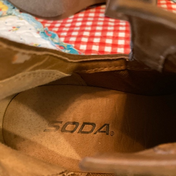 Soda Brown Ankle Booties with Suede Finish and Elastic Panels Size 8.5 - Picture 5 of 5